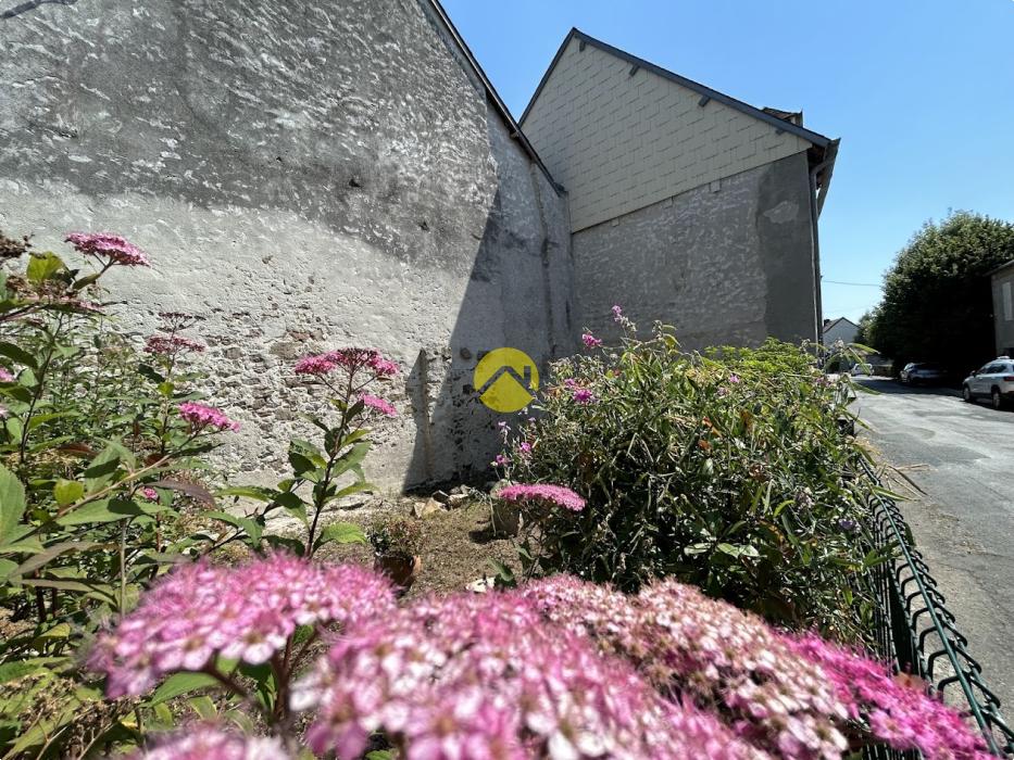 MAISON DE BOURG + TERR 1.200M2