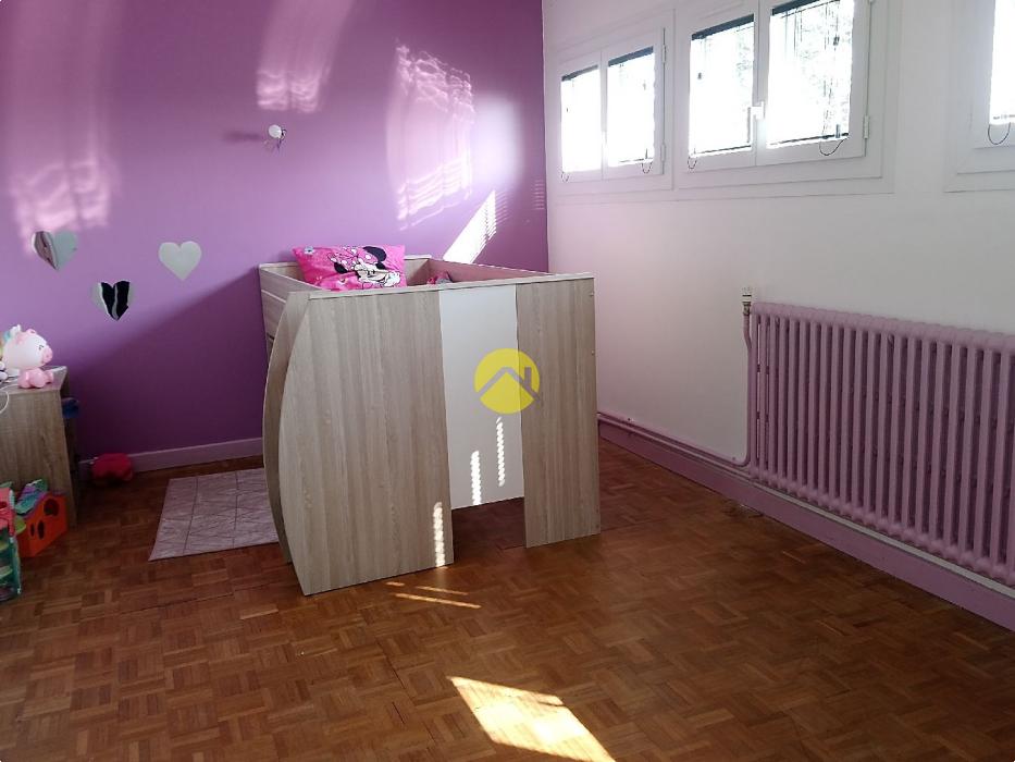 SUPERBE MAISON FAMILIALE 5 CH