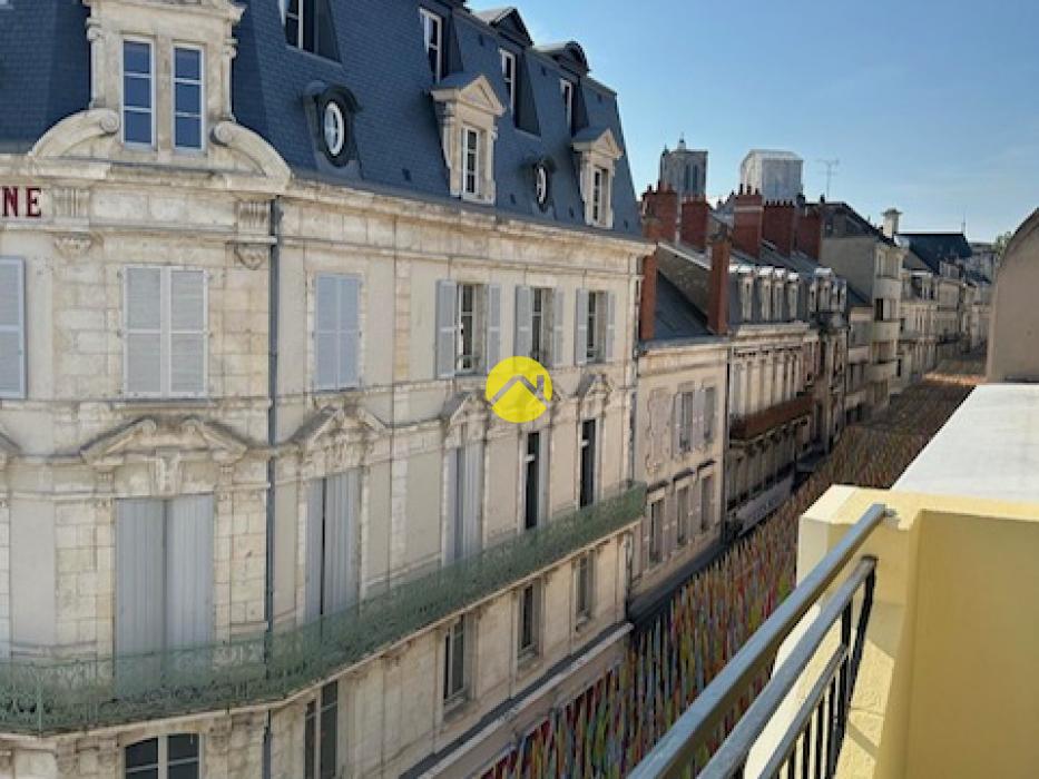 APPARTEMENT T3  AVEC BALCON