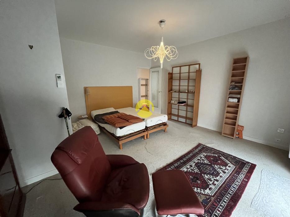 APPARTEMENT AVEC BALCON GARAGE