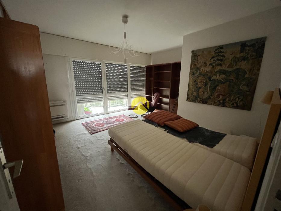 APPARTEMENT AVEC BALCON GARAGE