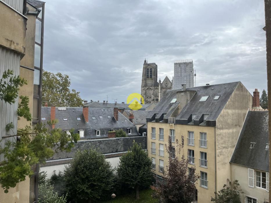 APPARTEMENT AVEC BALCON GARAGE