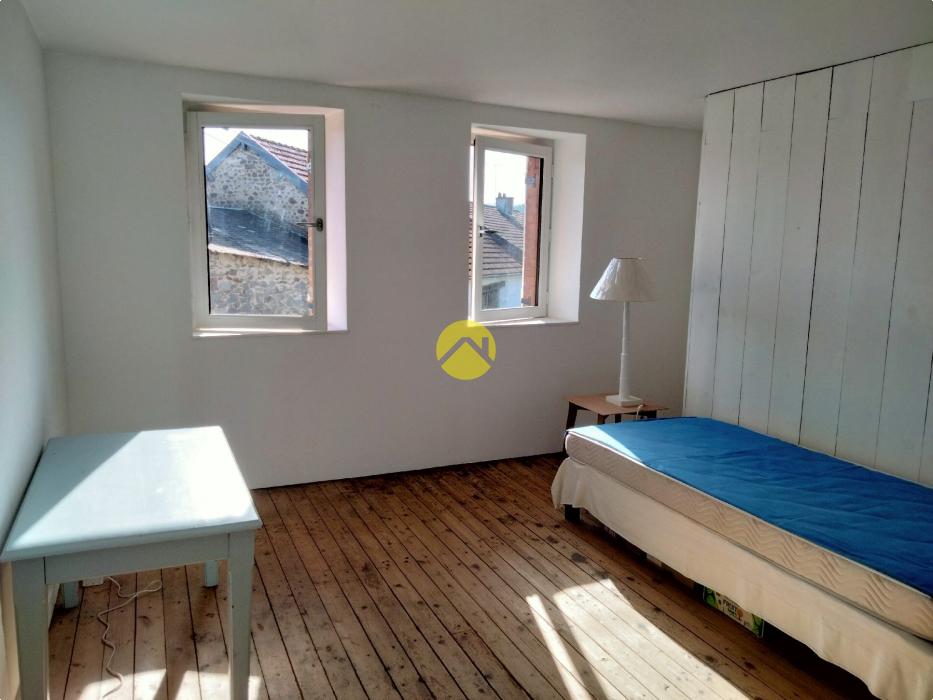 A VENDRE dans hameau calme