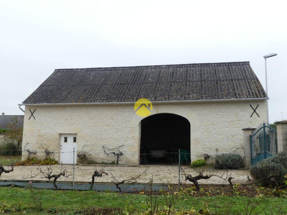 TRES BELLE LONGERE