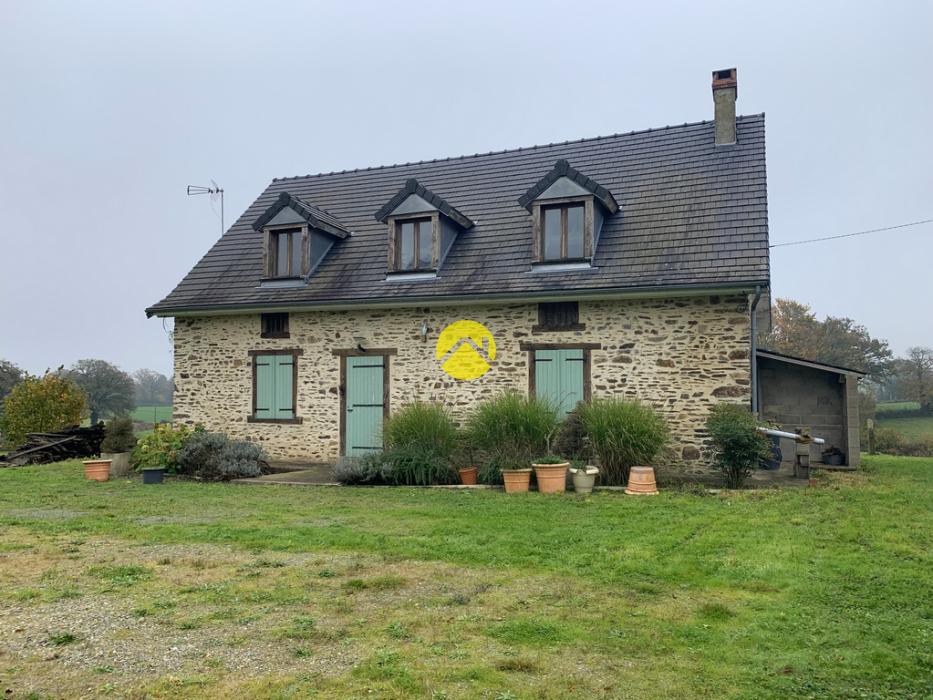 MAISON EN PIERRE