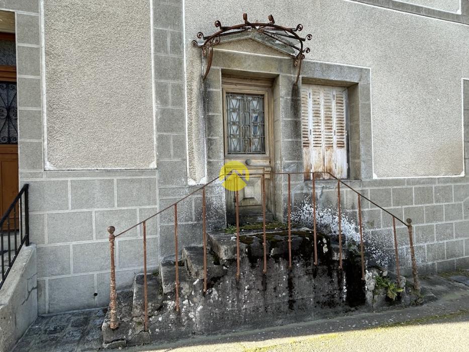 MAISON DE VILLAGE