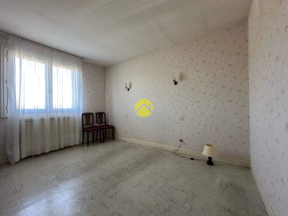 PAVILLON SUR SOUS-SOL  58M² 