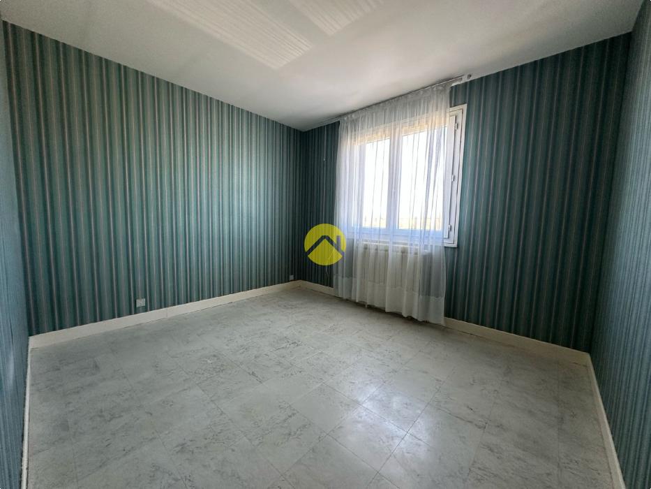 PAVILLON SUR SOUS-SOL  58M² 