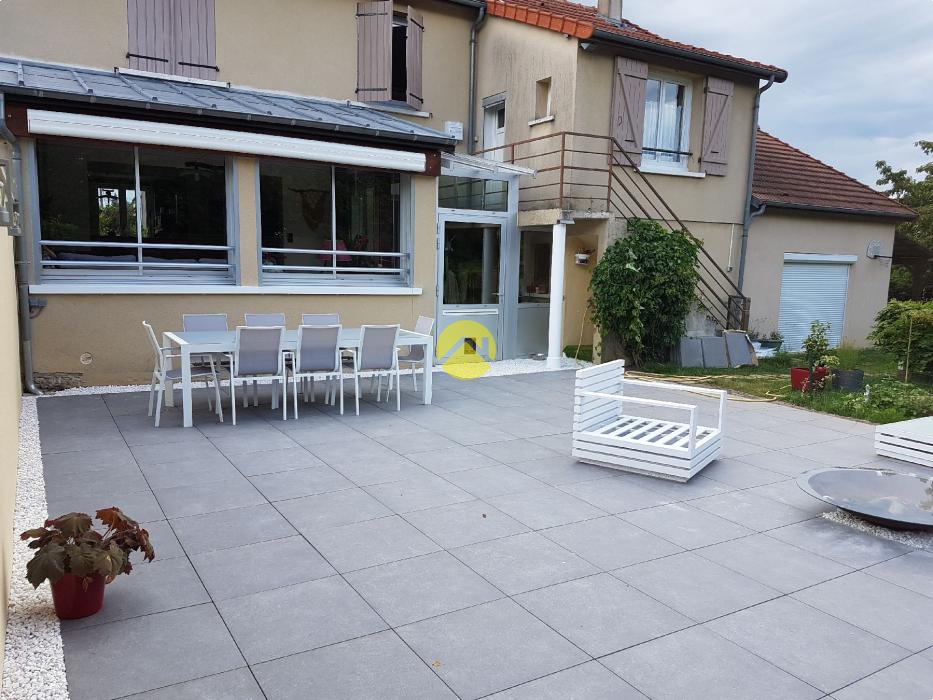 VARENNES-VAUZELLES 180m² 