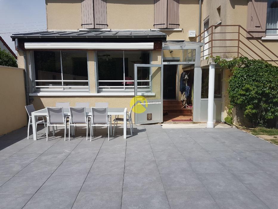 VARENNES-VAUZELLES 180m² 