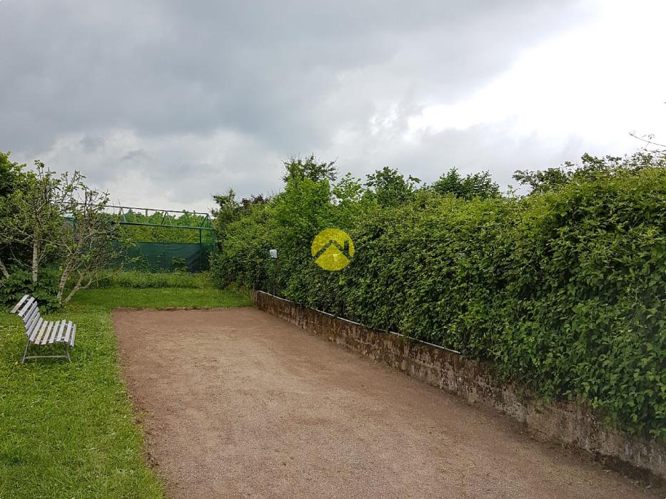 VARENNES-VAUZELLES 180m² 