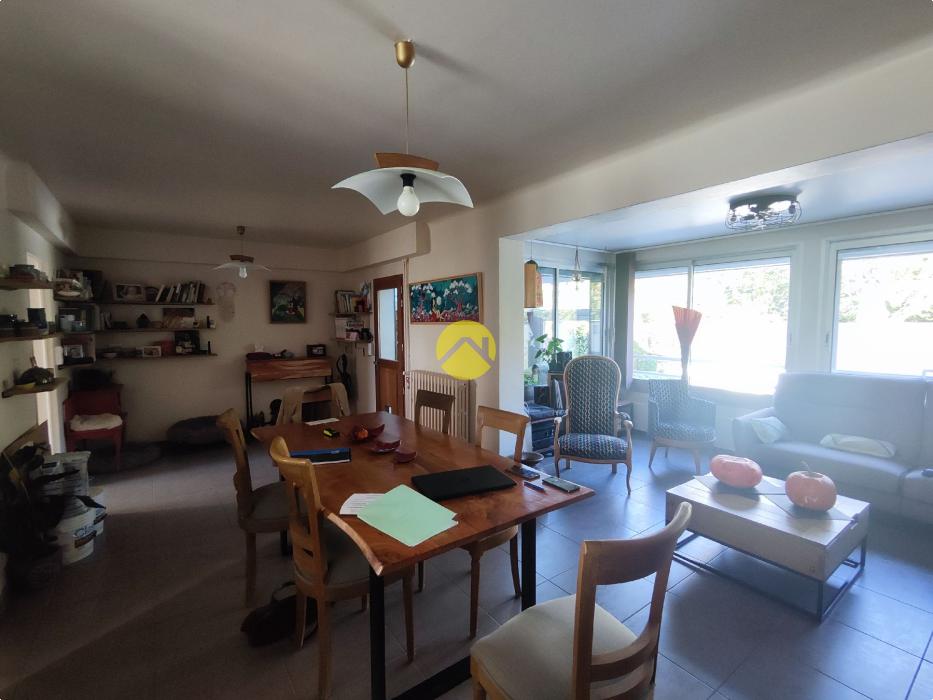 VARENNES-VAUZELLES 180m² 