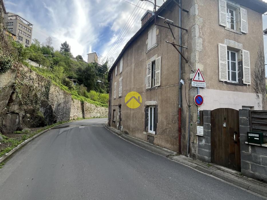 Maison de Bourg avec Fort Potentiel