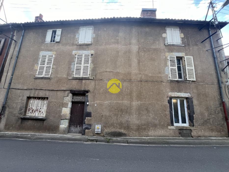 Maison de Bourg avec Fort Potentiel