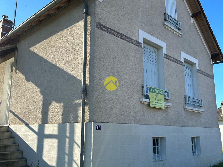 MAISON 3 CHAMBRES TERRAIN 828M²