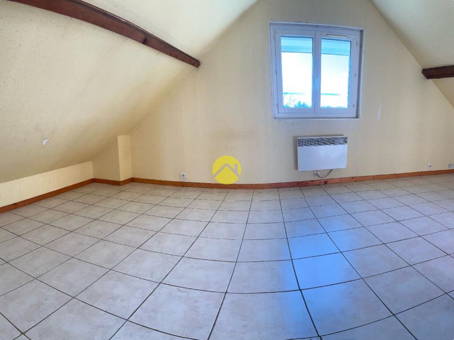 MAISON 3 CHAMBRES TERRAIN 828M²