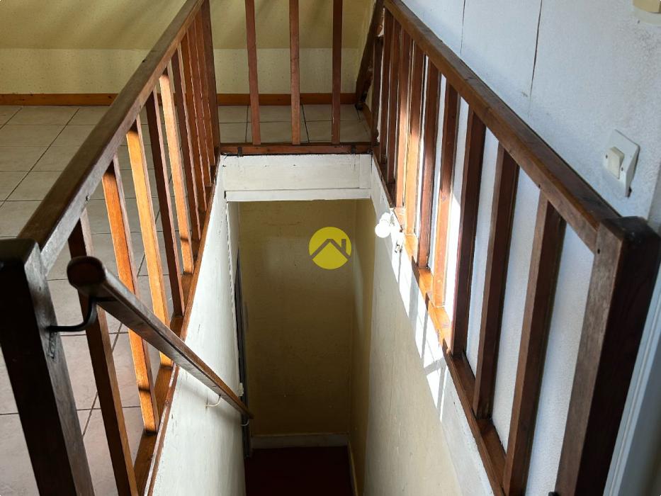 MAISON 3 CHAMBRES TERRAIN 828M²