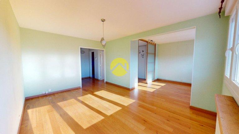 Apt avec parking et cave