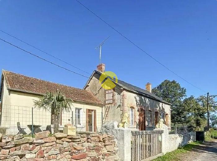 MAISON DE CAMPAGNE DANS UN JOLI VILLAGE
