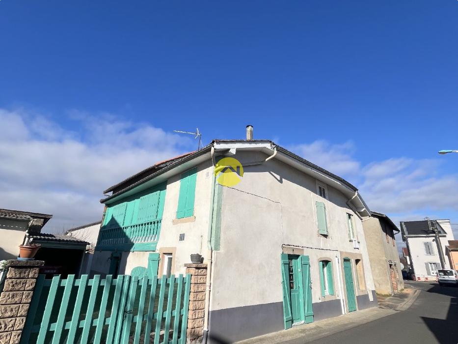 Maison de bourg avec cour et garage