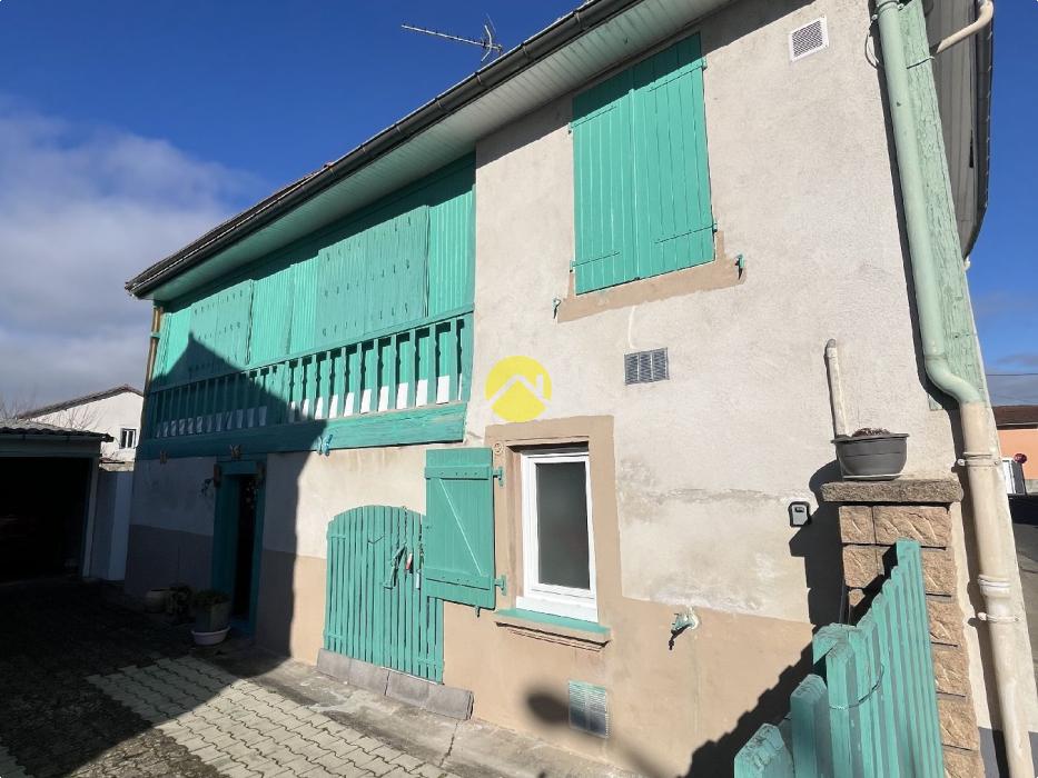 Maison de bourg avec cour et garage