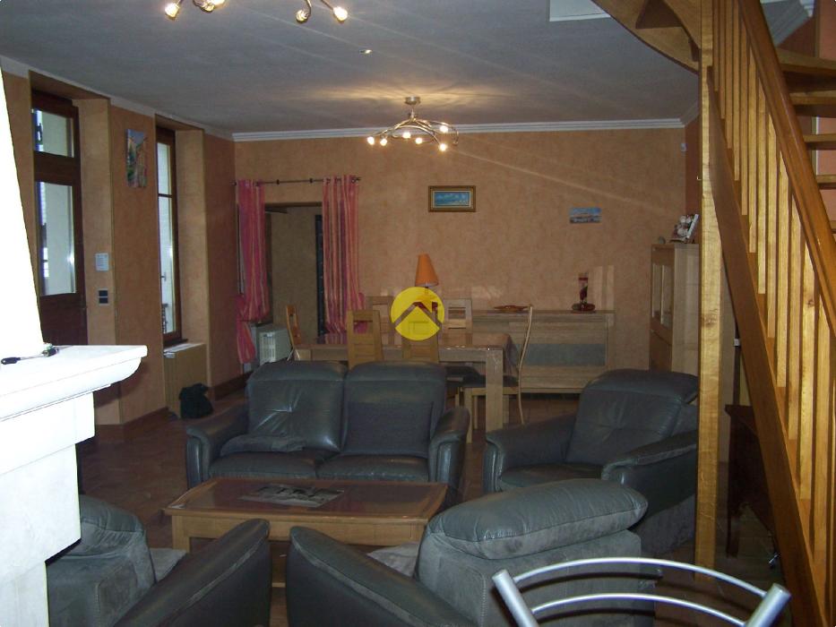 MAISON DE CARACTERE SANS VIS A VIS