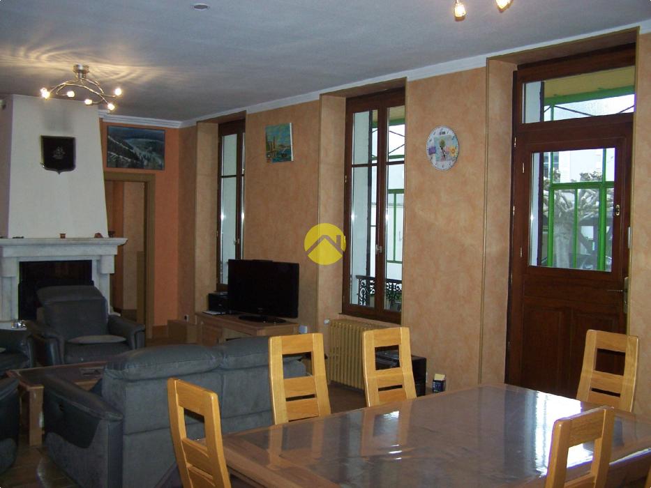 MAISON DE CARACTERE SANS VIS A VIS