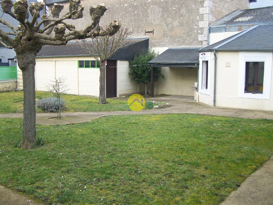 MAISON DE CARACTERE SANS VIS A VIS