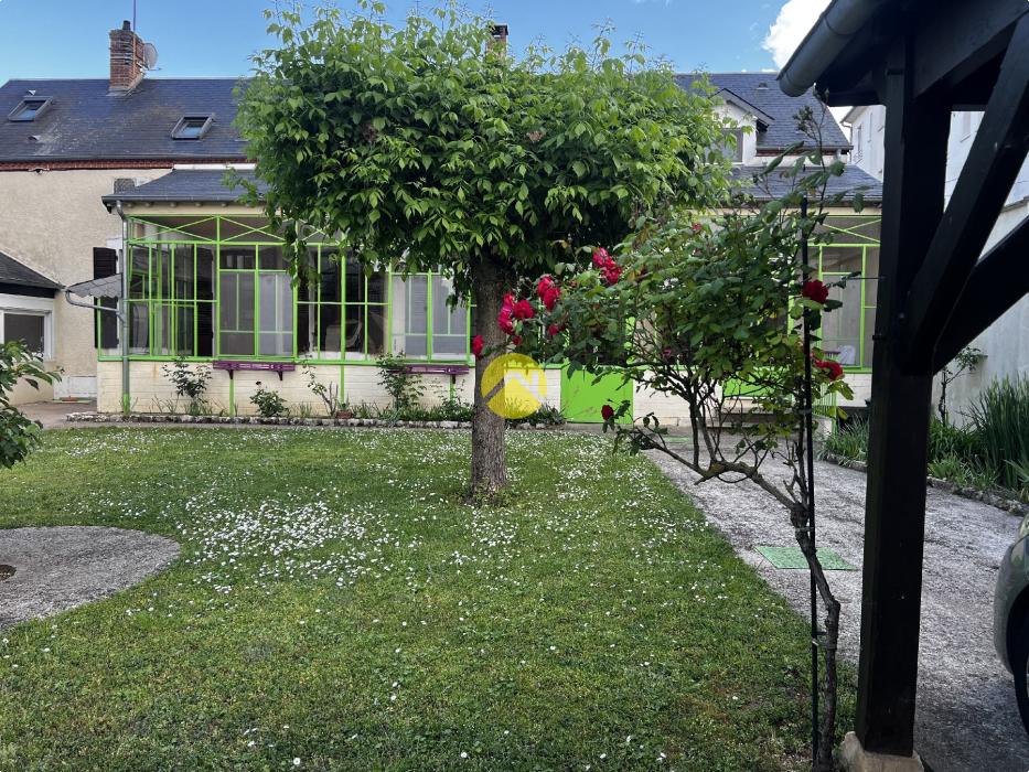 MAISON DE CARACTERE SANS VIS A VIS