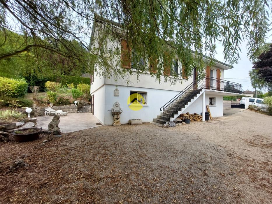 PAVILLON PROCHE CENTRE BOURG