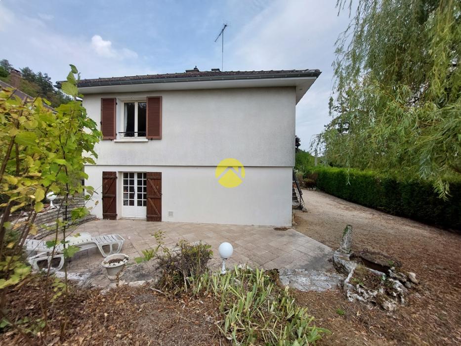 PAVILLON PROCHE CENTRE BOURG