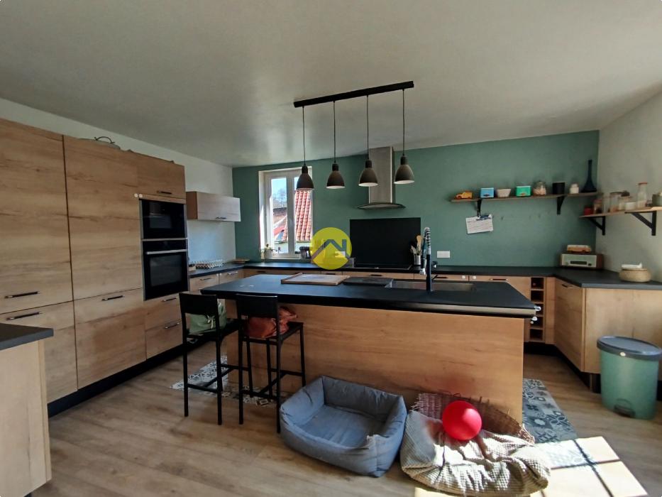 Maison des années 20 avec gîte, jardin, garage, à 25 min de la Côte d'Opale.