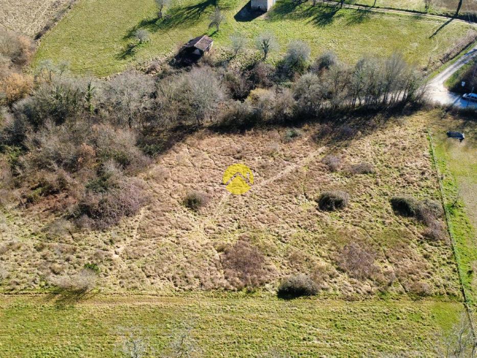 Joli terrain à batir au calme avec un surface de 4055m2