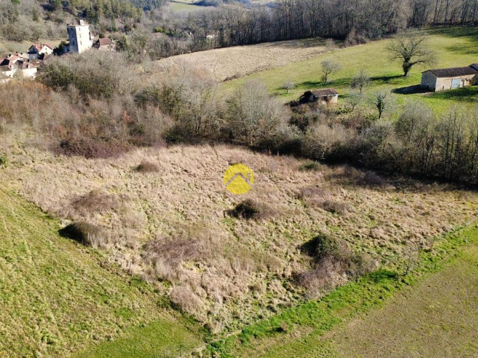 Joli terrain à batir au calme avec un surface de 4055m2