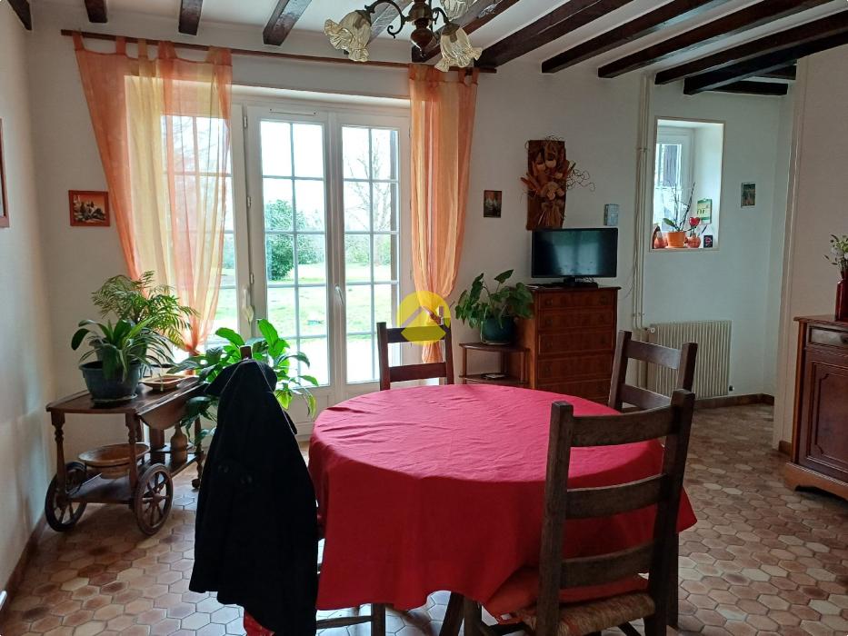 CHARMANTE MAISON 162 M2 SUR + d'1 Ha (BIEN RARE)