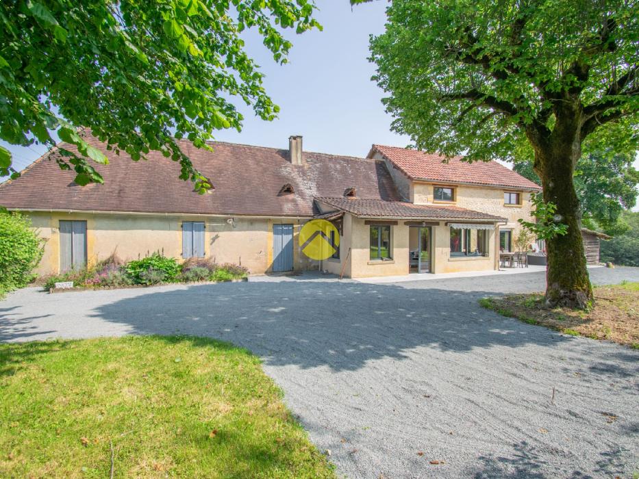 Maison rénovée sur 14235m2