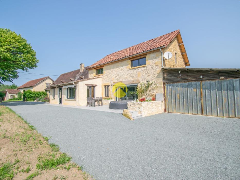 Maison rénovée sur 14235m2