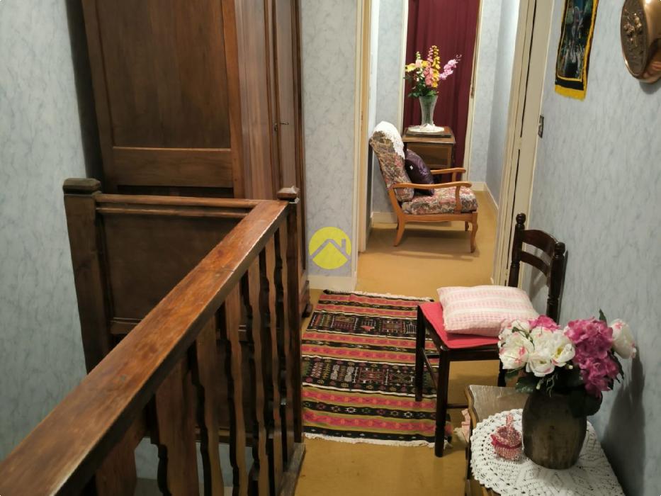 Maison d'habitation sur sous-sol