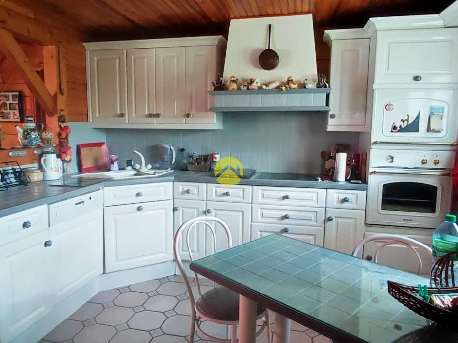 Maison  en bois avec piscine
