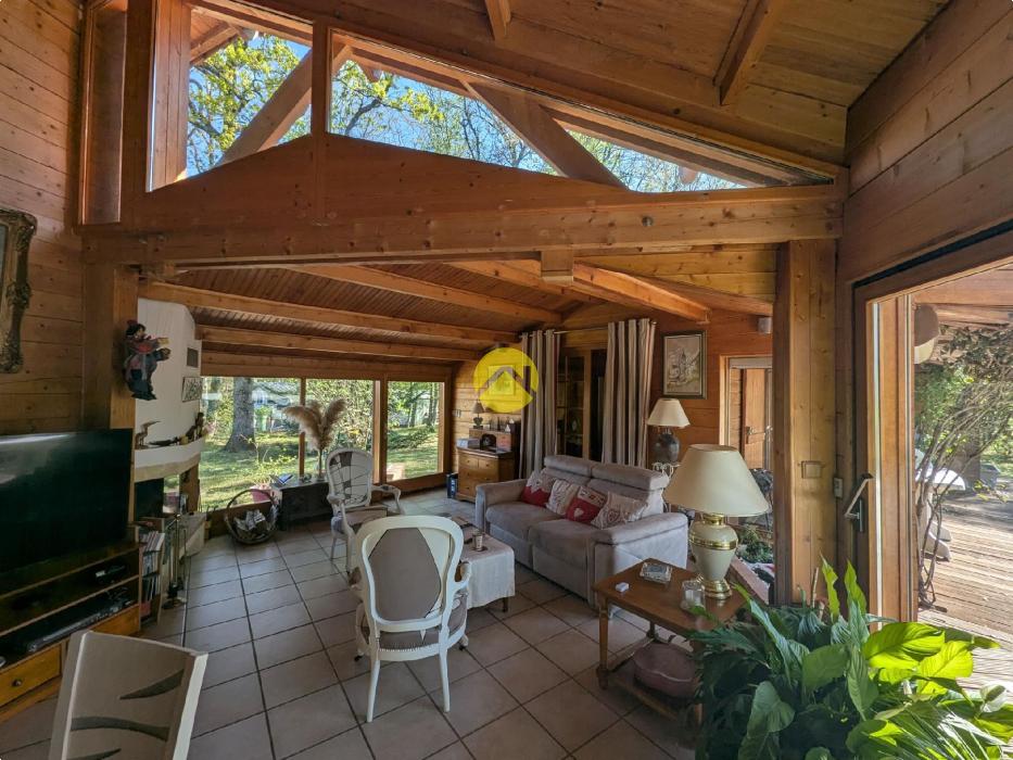 Maison  en bois avec piscine