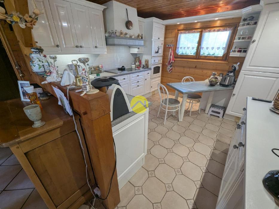 Maison  en bois avec piscine