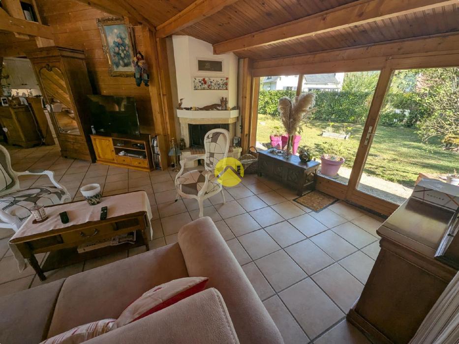 Maison  en bois avec piscine