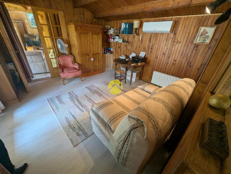 Maison  en bois avec piscine