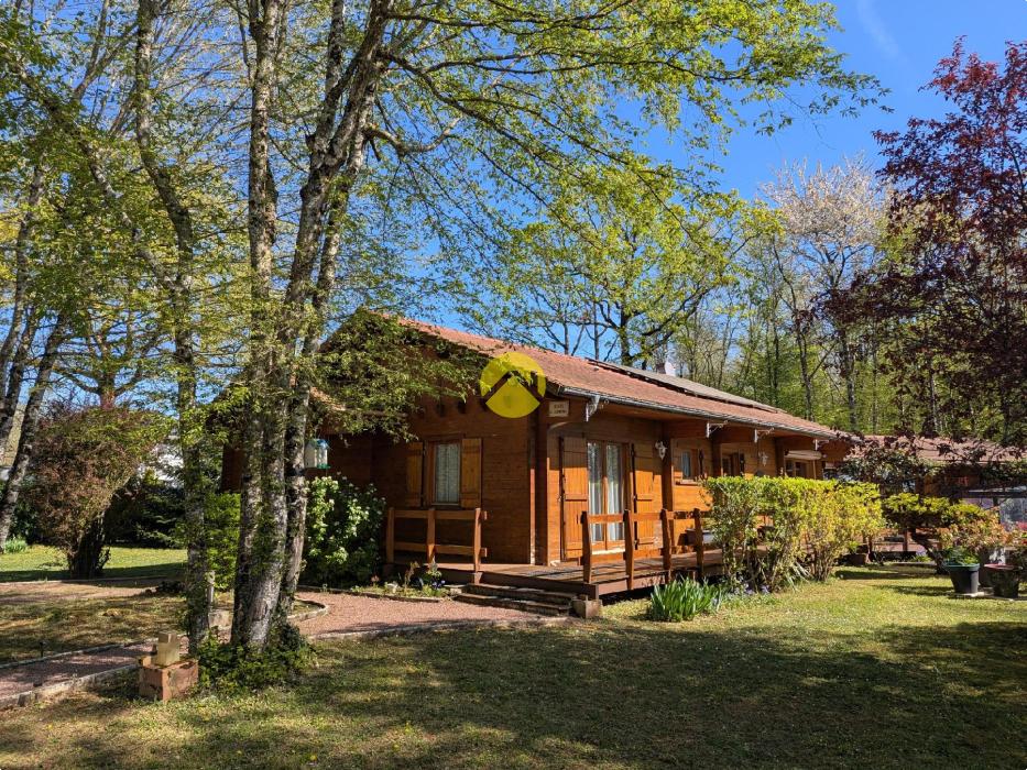 Maison  en bois avec piscine