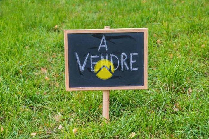 TERRAIN CONSTRUCTIBLE 1560 M2