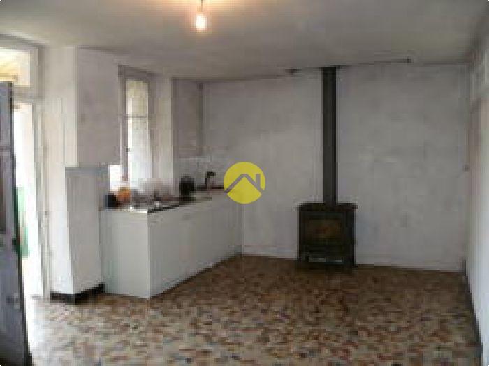 MAISON ET DEPENDANCES A AMENAGER
