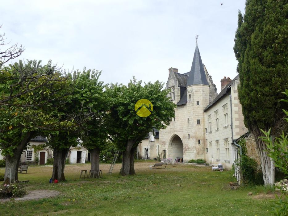 PROPRIETE D'EXCEPTION AVEC CHATELET