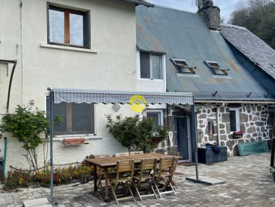 ensemble de deux maisons d'habitati