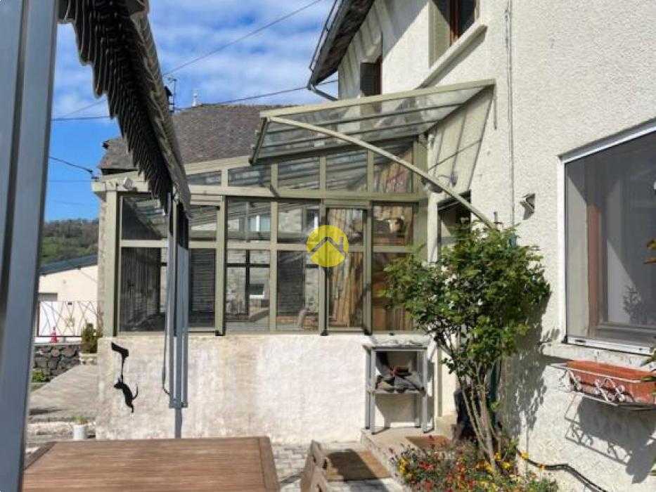 ensemble de deux maisons d'habitati