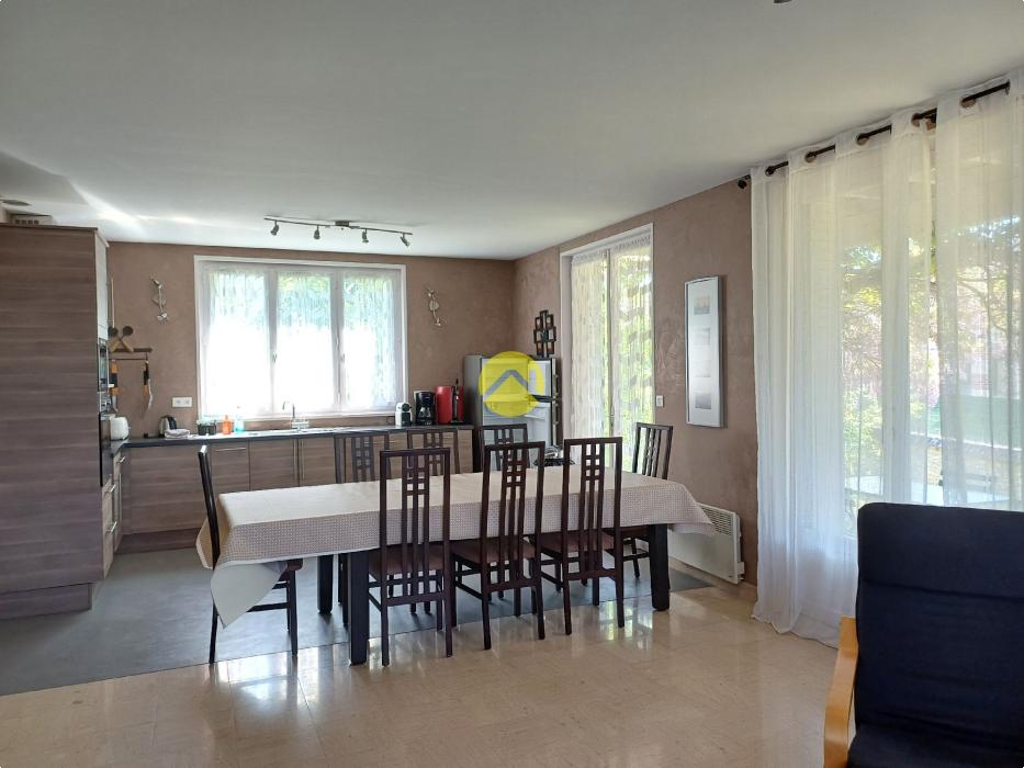 BELLE MAISON AVEC PISCINE